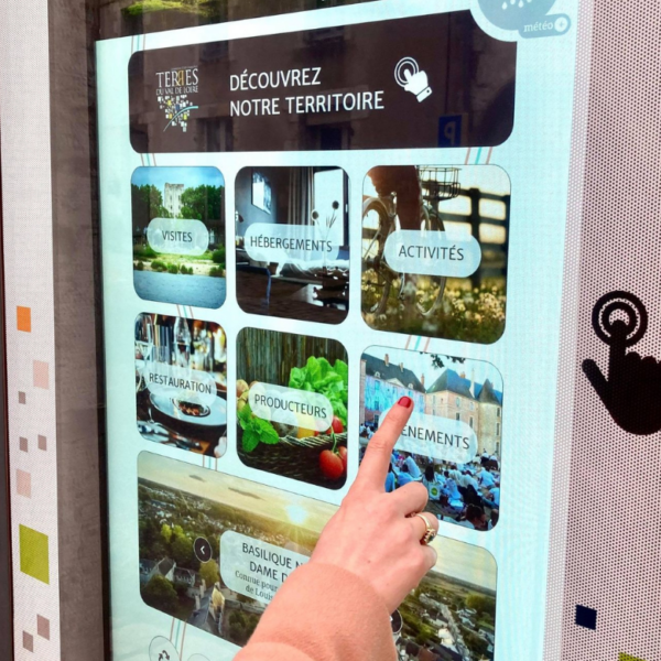 Nouveau ! Des bornes interactives pour consulter les informations touristiques