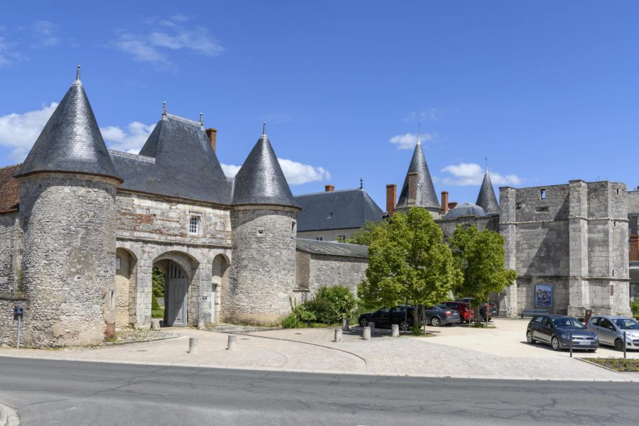 Château de Huisseau-sur-Mauves